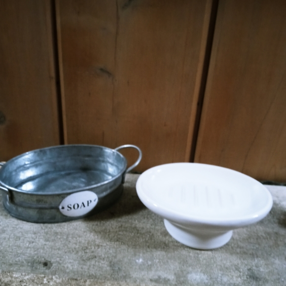 NWT Galvanized Wash Bin and Soap Set - Picture 5 of 6